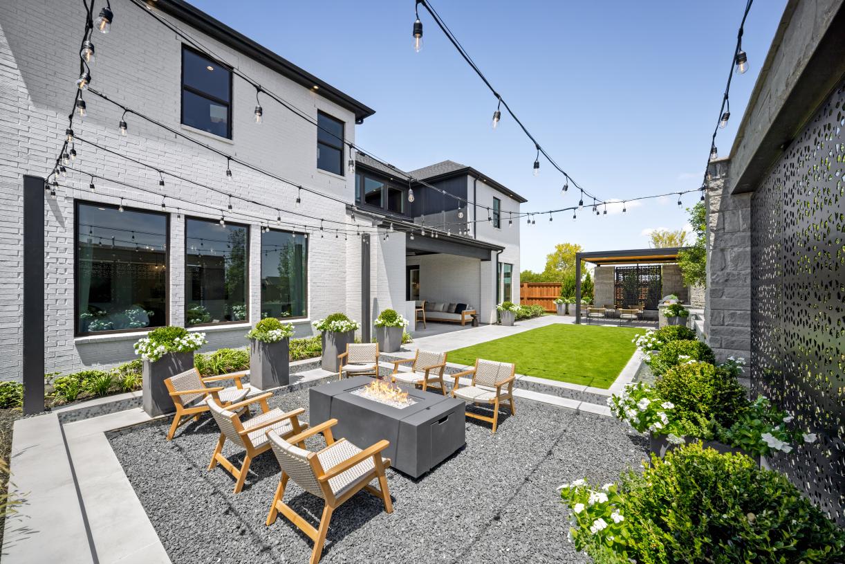 Outdoor luxury living