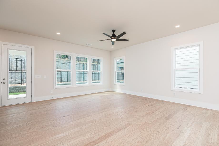 Large center island in kitchen