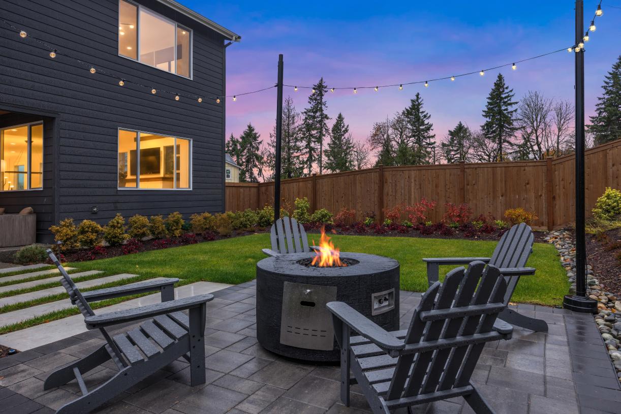 Rear yards have plenty of room for relaxing and children's play