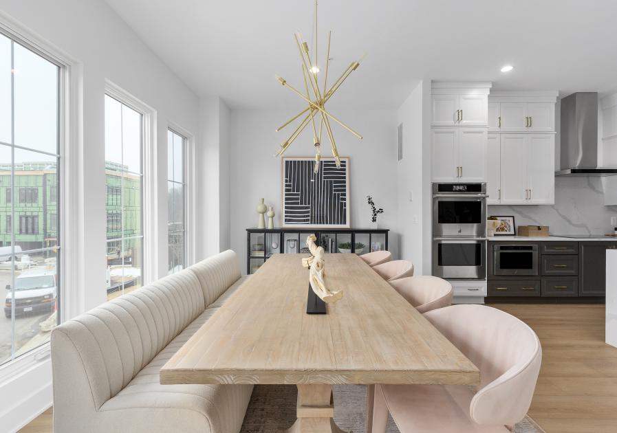 Casual dining area with connectivity to the kitchen and great room