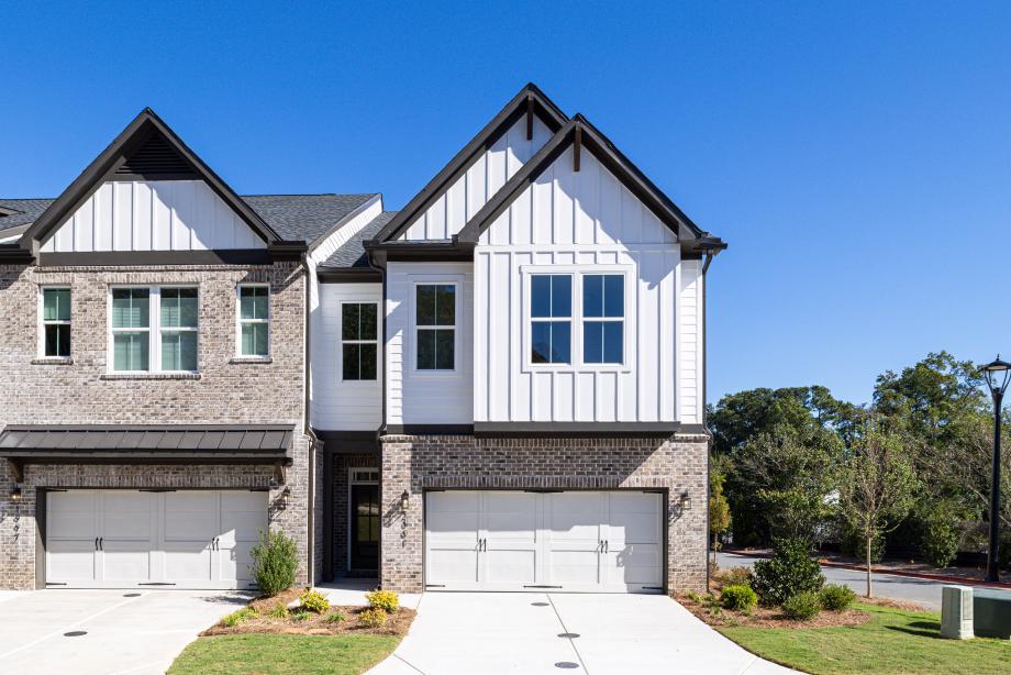 Oakridge Grand with Loft Transitional