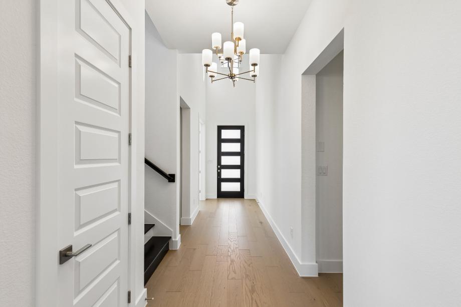 The inviting foyer to welcome guests