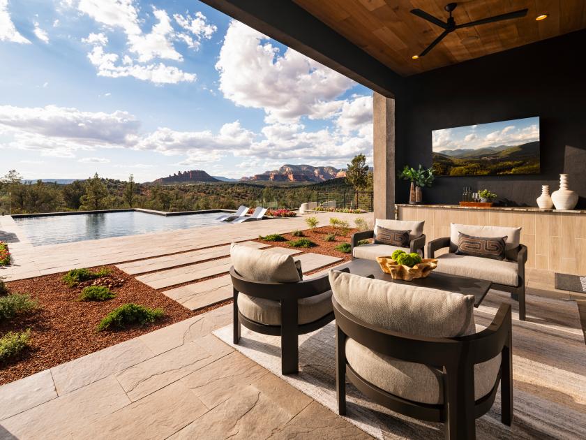 Striking red rock views from the outdoor patio