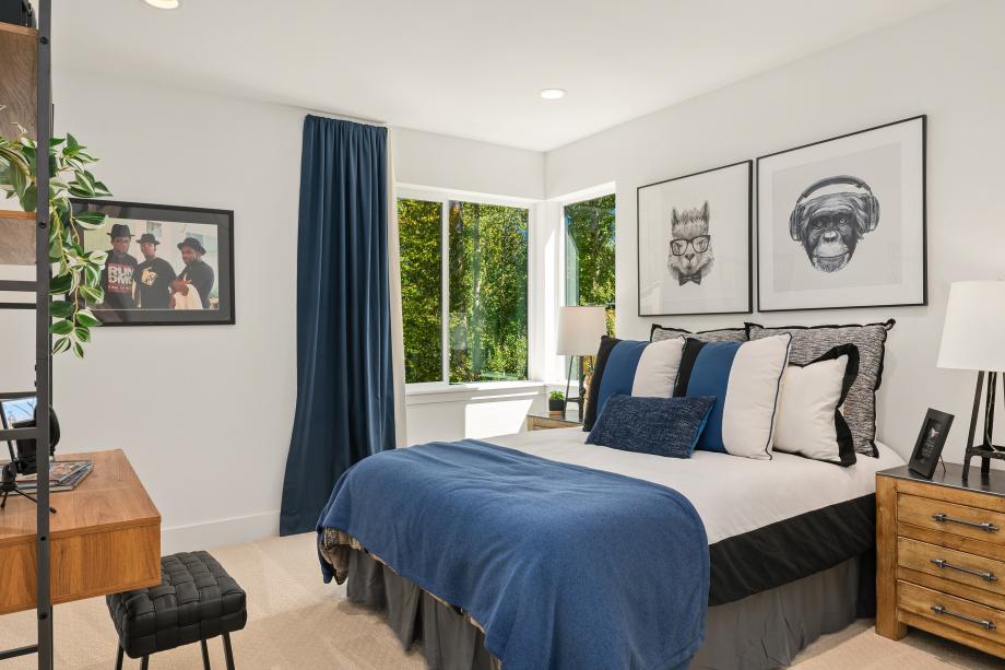 Secondary bedroom