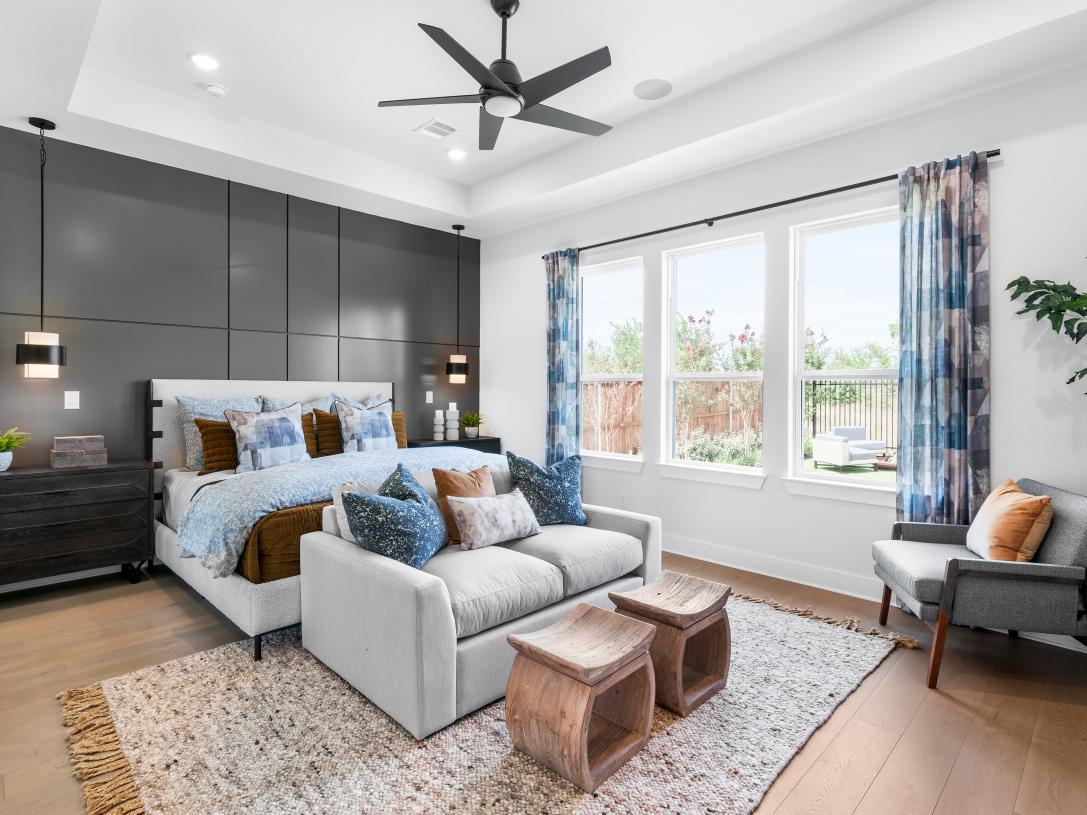 Serene primary bedrooms