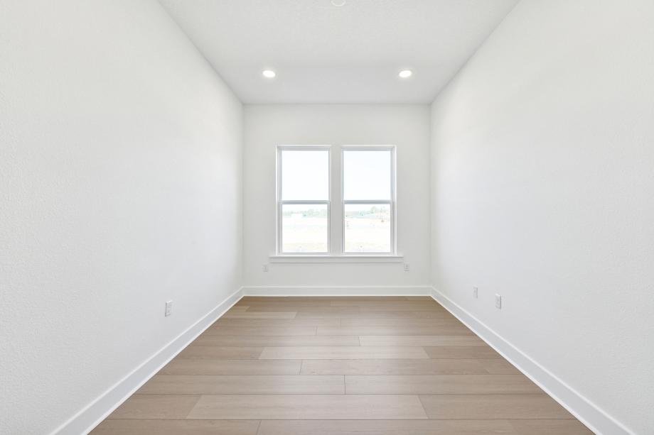 Versatile office to suit your needs