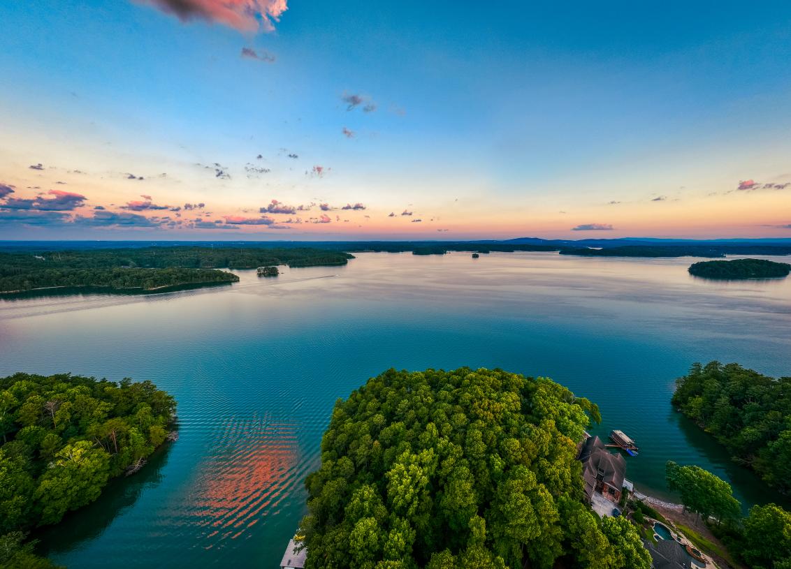 Close proximity to nearby recreation including Lake Lanier