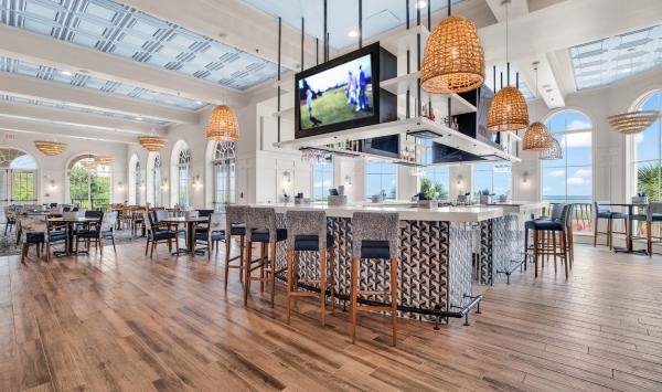 Enjoy food with a view of the ocean at the Terrazza 19 restaurant