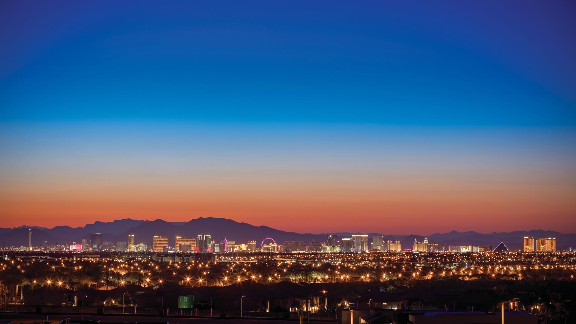 Experience easy access to world-class entertainment, dining, and nightlife