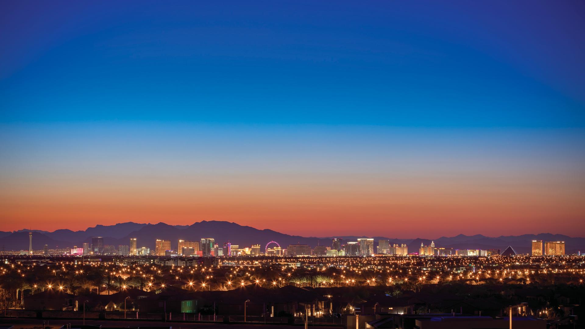 Experience easy access to world-class entertainment, dining, and nightlife