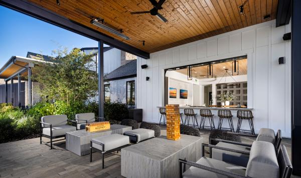 Indoor /outdoor bar and patio