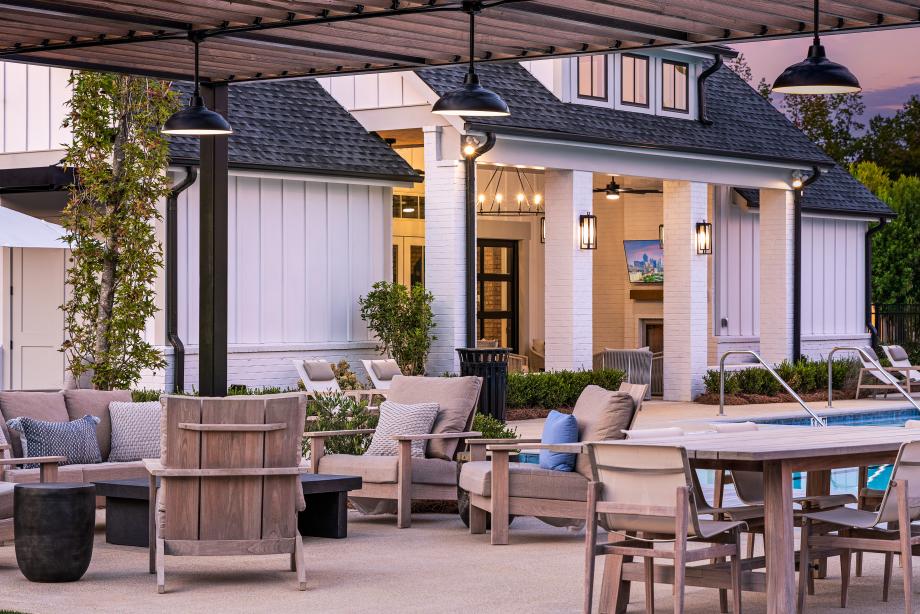 Lounge under the pergola