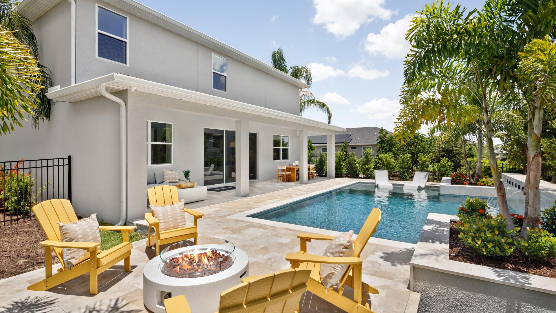 The_Oaks_Ferncroft_BackExterio