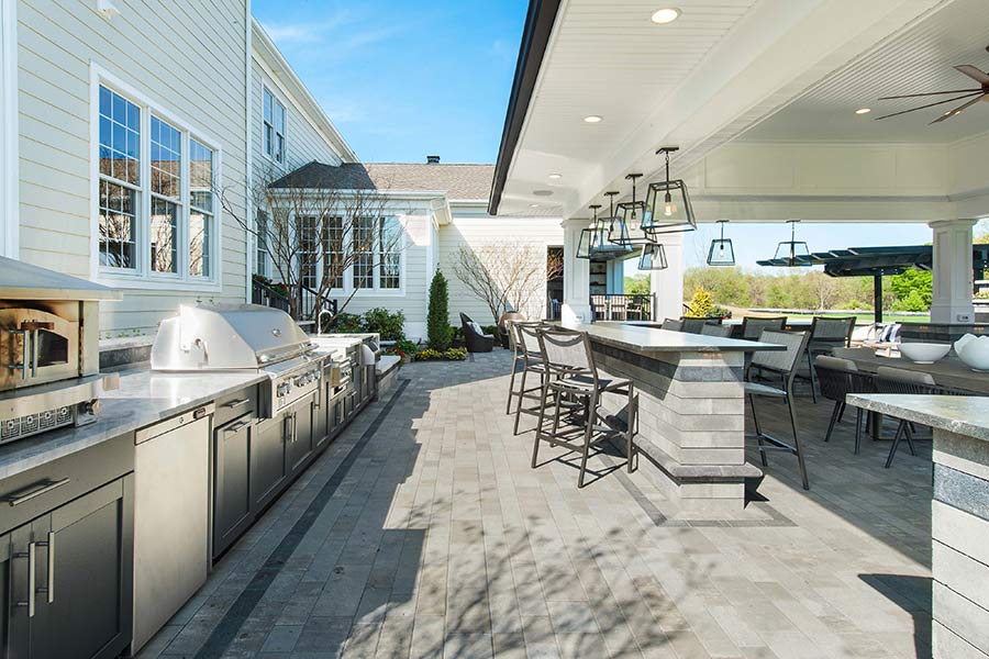 Outdoor kitchen and lounge space